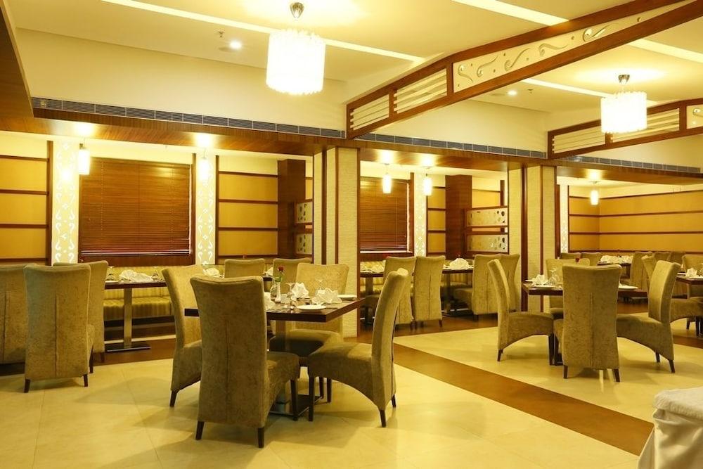 فندق مونليت ريجنسي Thodupuzha المظهر الخارجي الصورة